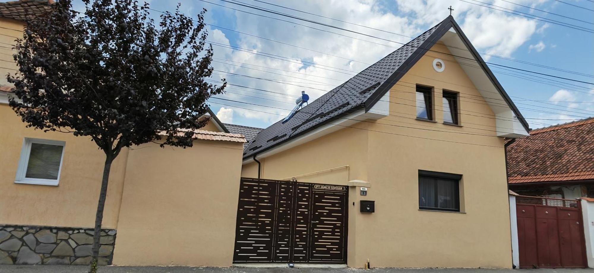Villa Casa Ramo à Rîşnov Extérieur photo